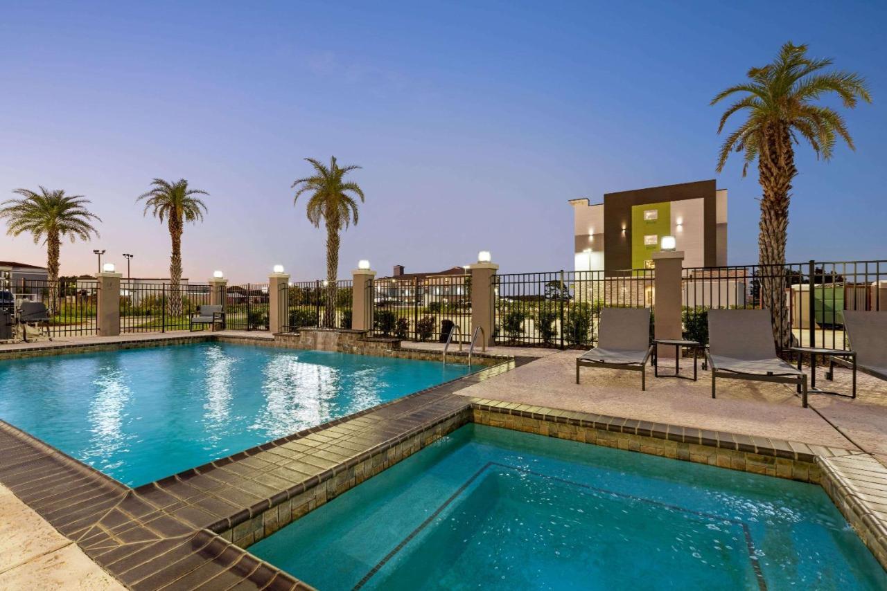 La Quinta By Wyndham Порт Артър Екстериор снимка