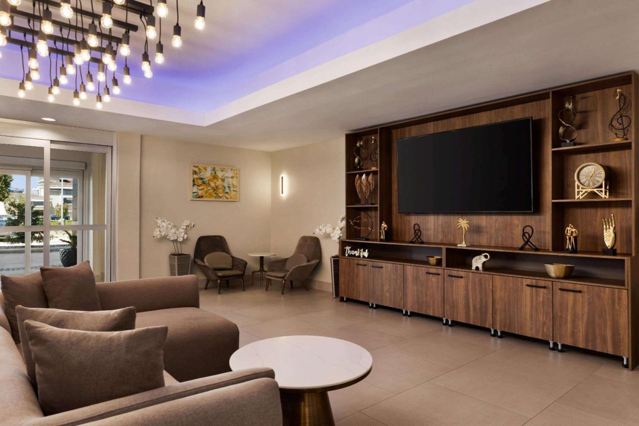 La Quinta By Wyndham Порт Артър Екстериор снимка