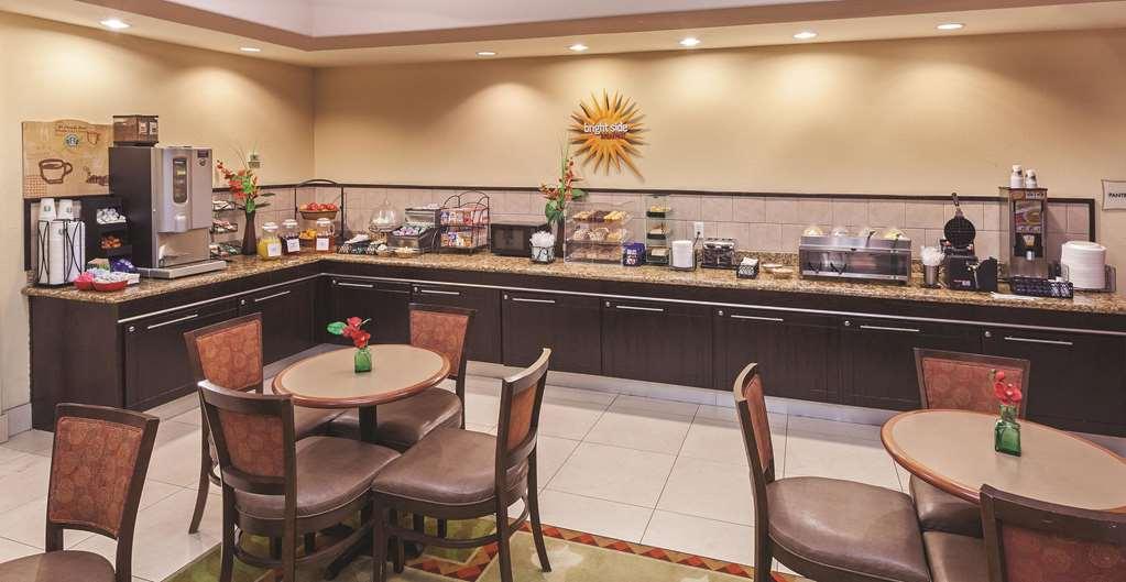 La Quinta By Wyndham Порт Артър Съоръжения снимка