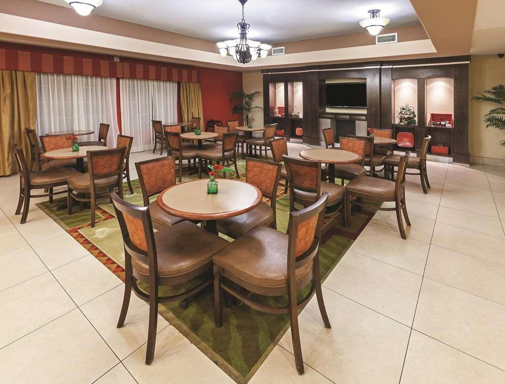 La Quinta By Wyndham Порт Артър Съоръжения снимка